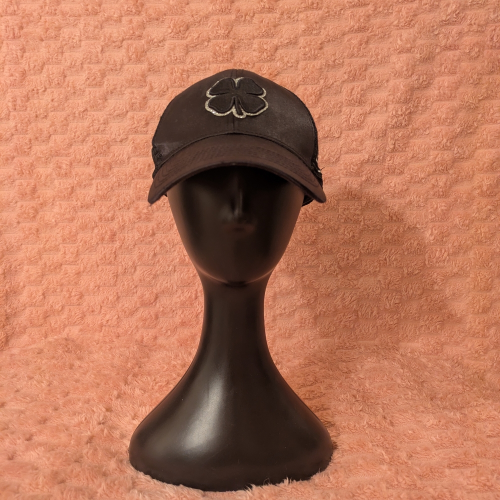 Elegant Black Clover Women's Hat